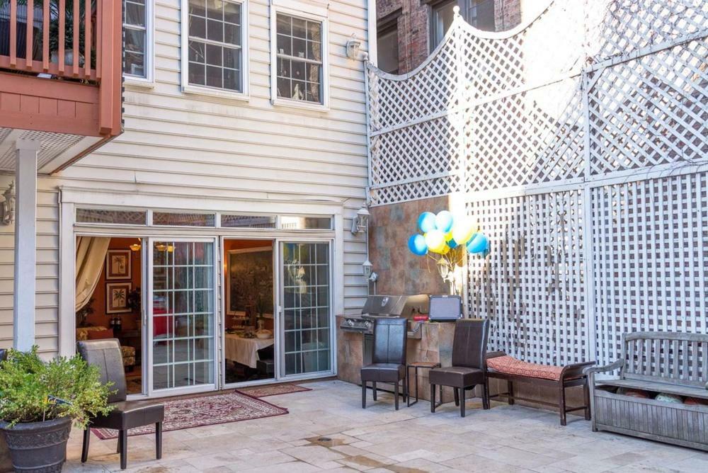 Townhouse 222 Villa New York City Exterior photo